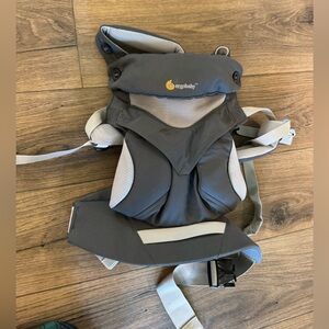 NWOT Ergobaby Omni 360 / Classic Carrier